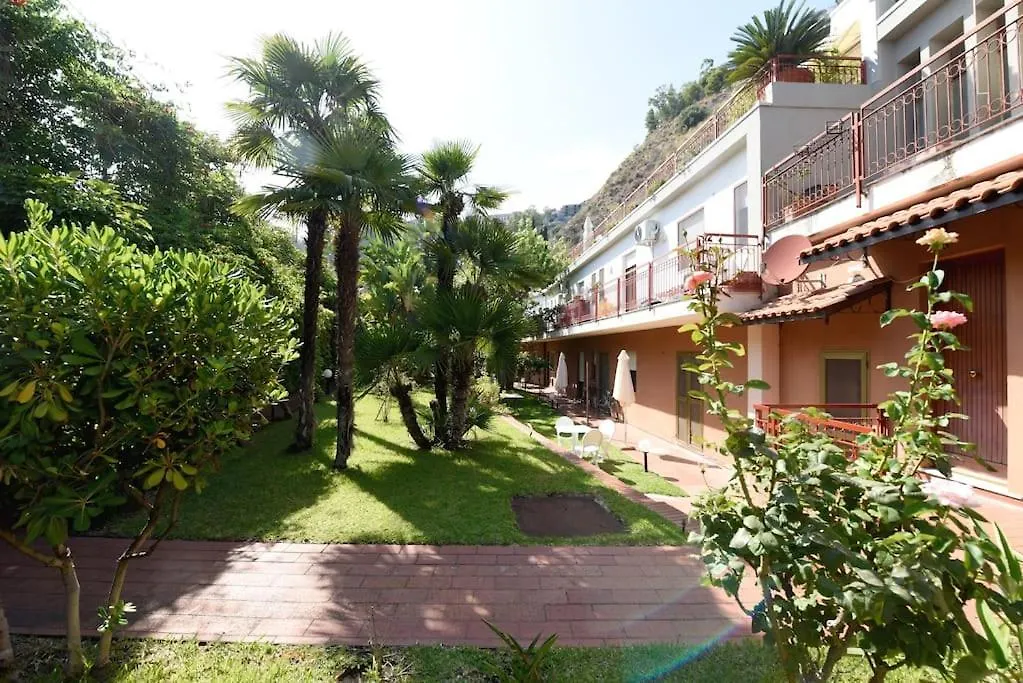 Beach Apartment Taormina 0*,